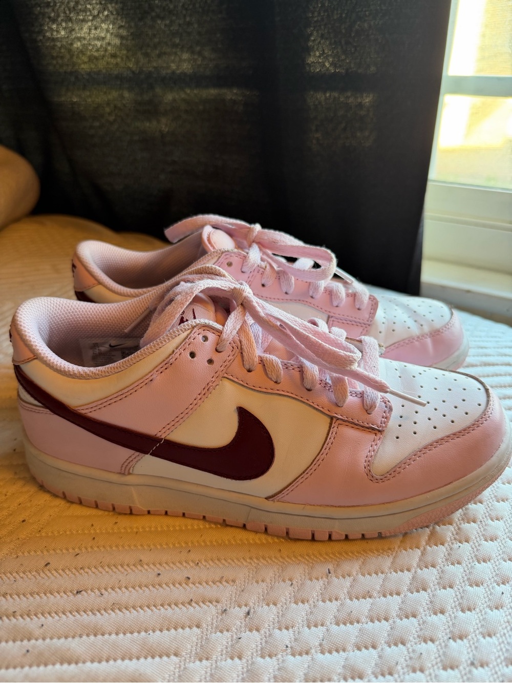 Nike Pink and White Low-Top Sneakers with Maroon Swoosh